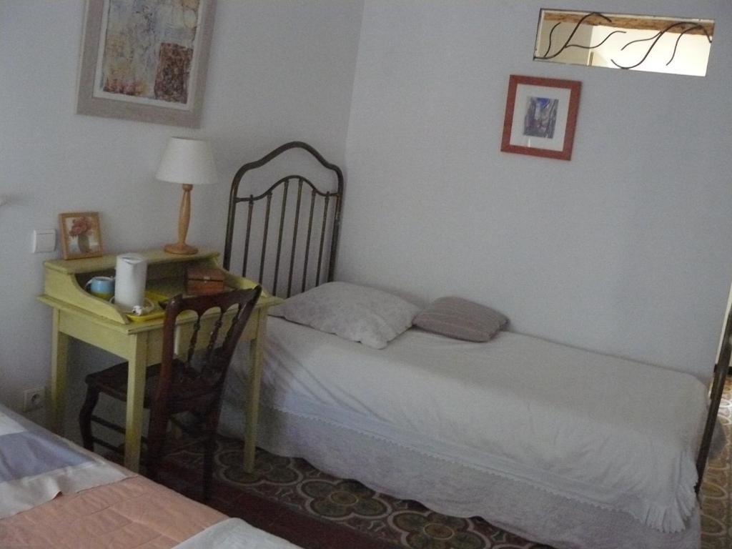 Chambres D'Hotes De Fleurus Pézenas Room photo